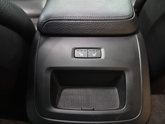 Volvo XC60 23 of 28