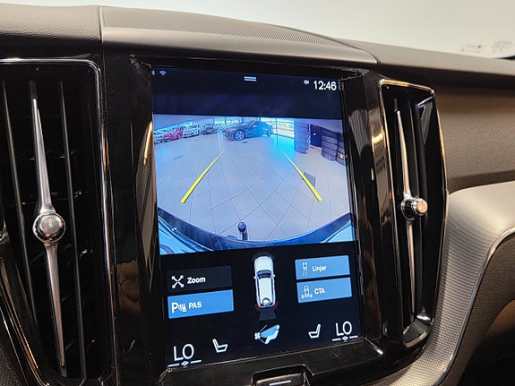Volvo XC60 16 of 28