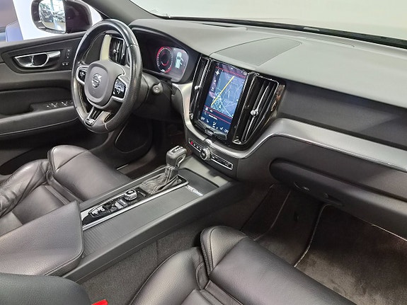 Volvo XC60 7 of 28