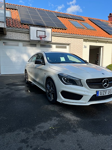 Mercedes-Benz CLA250 3 of 5