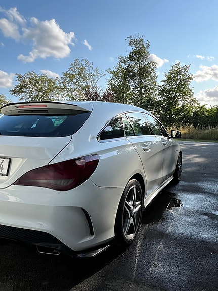 Mercedes-Benz CLA250 7 of 23