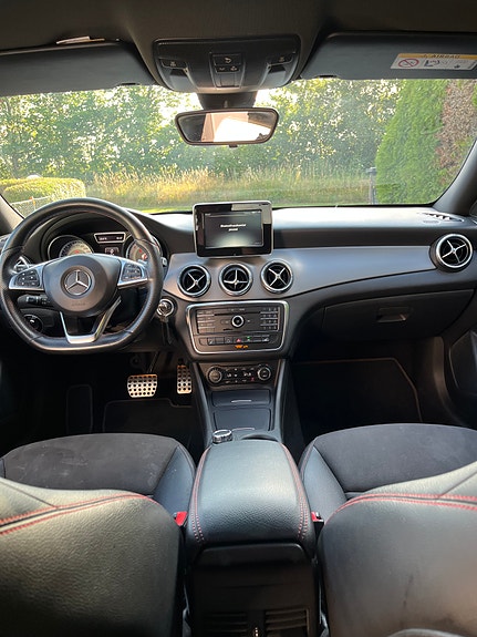 Mercedes-Benz CLA250 13 of 23