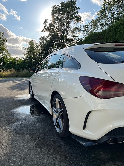 Mercedes-Benz CLA250 6 of 23