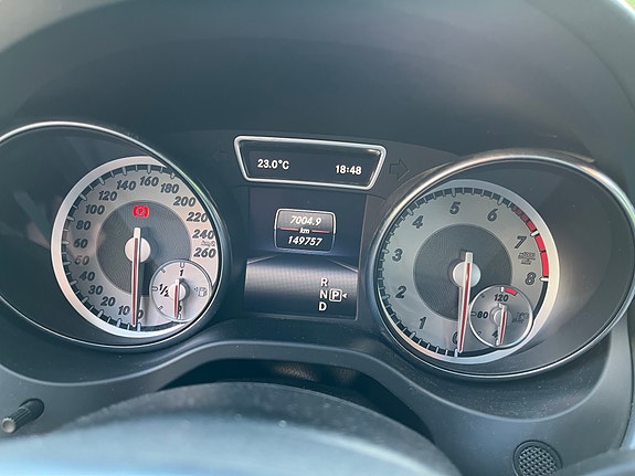 Mercedes-Benz CLA250 14 of 23