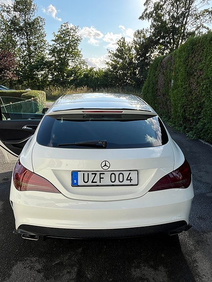 Mercedes-Benz CLA250 9 of 23