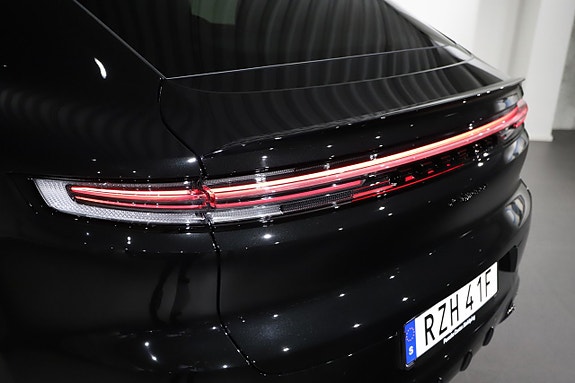 Porsche Cayenne 9 of 23