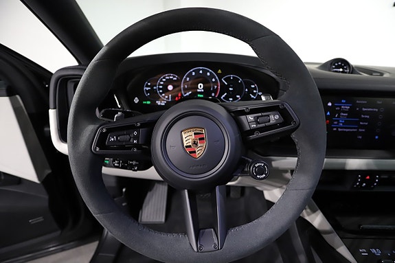 Porsche Cayenne 14 of 23