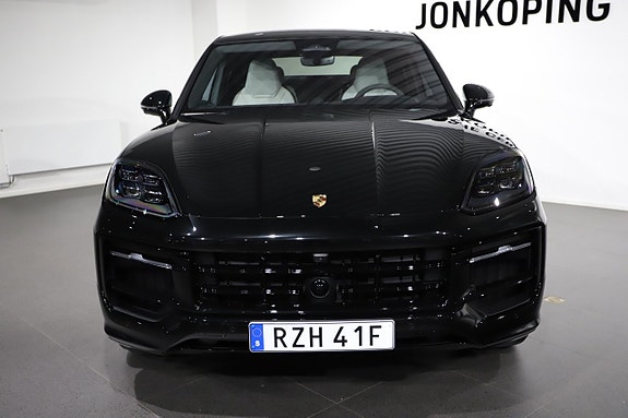 Porsche Cayenne 5 of 5