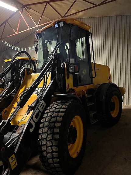JCB 411 HT 2 of 5