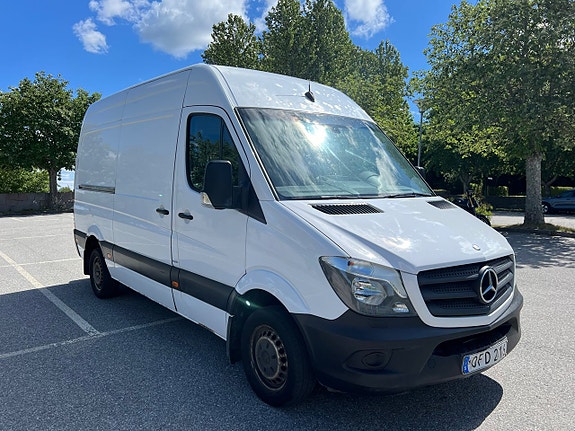 Mercedes-Benz Sprinter 211 2 of 9