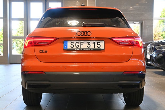 Audi Q3 4 of 5