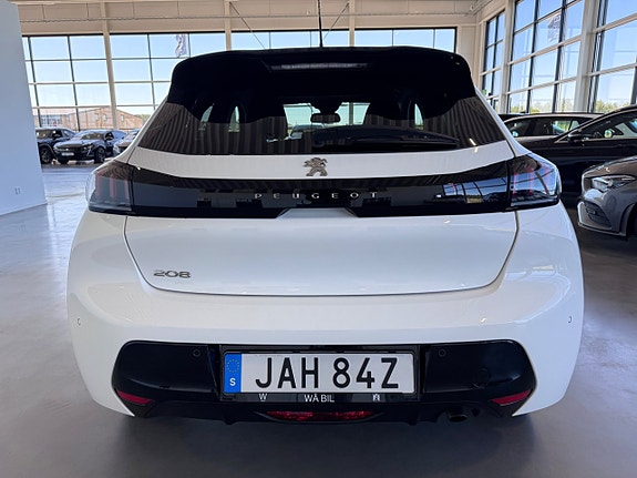 Peugeot 208 4 of 17