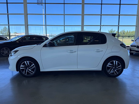 Peugeot 208 2 of 17