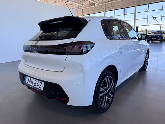 Peugeot 208 6 of 17