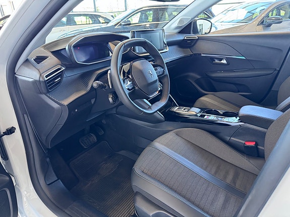 Peugeot 208 9 of 17