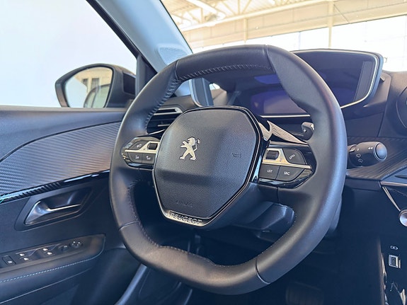 Peugeot 208 12 of 17
