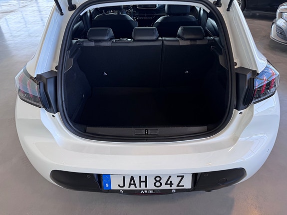 Peugeot 208 5 of 17