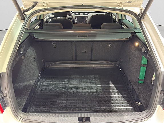Skoda Octavia 11 of 18