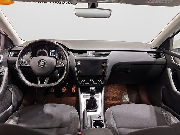 Skoda Octavia 12 of 18