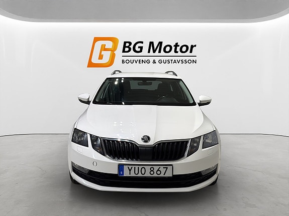 Skoda Octavia 2 of 18