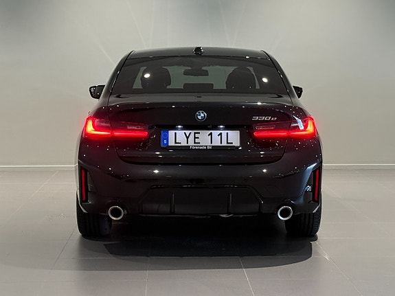 BMW 330e 4 of 5