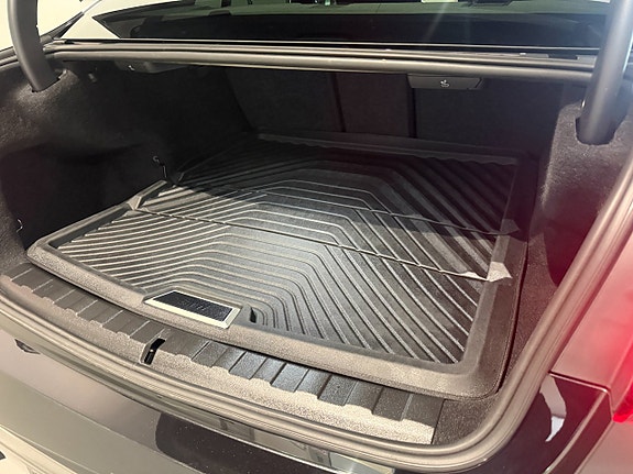 BMW 330e 6 of 19
