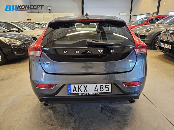 Volvo V40 7 of 18