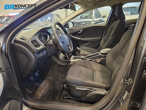 Volvo V40 13 of 18
