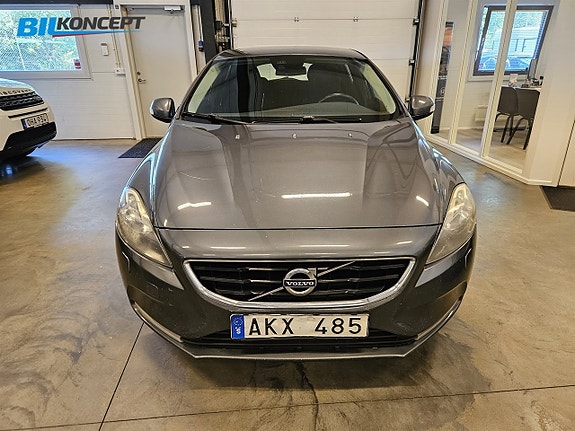 Volvo V40 6 of 18