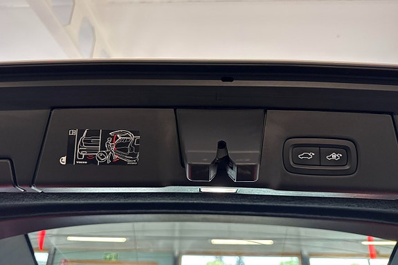 Volvo V90 Cross Country 10 of 27