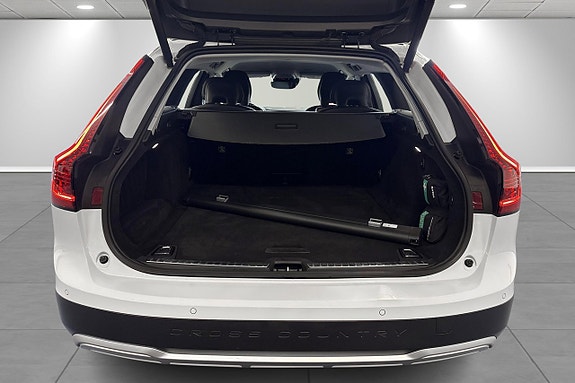 Volvo V90 Cross Country 11 of 27