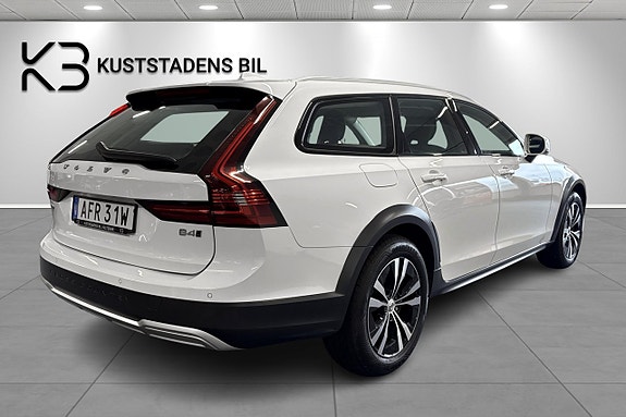 Volvo V90 Cross Country 3 of 5