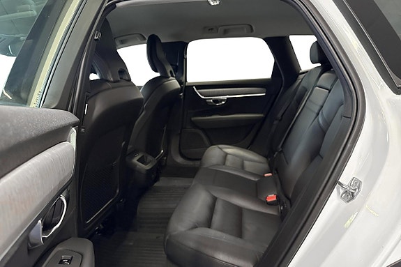 Volvo V90 Cross Country 27 of 27