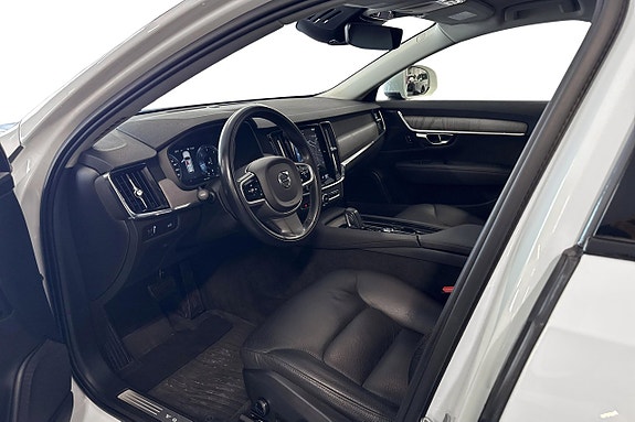 Volvo V90 Cross Country 12 of 27