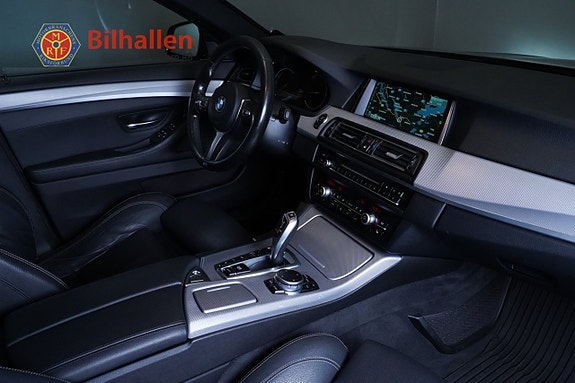 BMW 530d 3 of 5