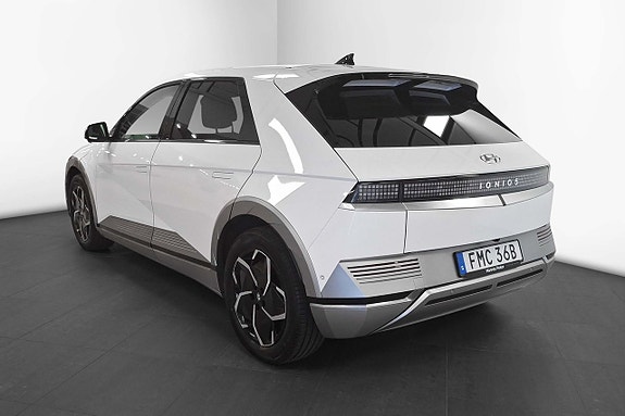 Hyundai Ioniq 5 3 of 5