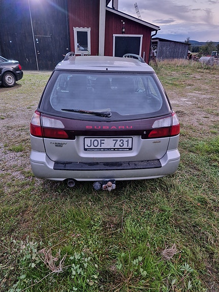 Subaru Legacy 4 of 5