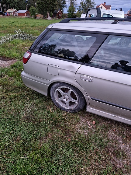 Subaru Legacy 10 of 10