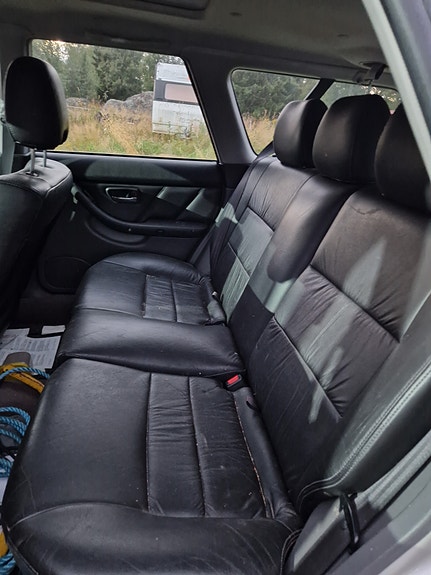 Subaru Legacy 5 of 5