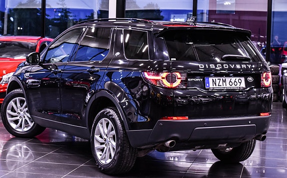 Land Rover Discovery Sport 3 of 5