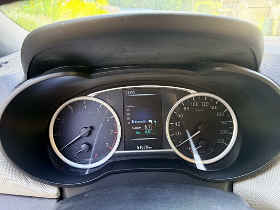 Nissan Micra 8 of 17