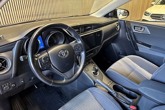Toyota Auris 5 of 9