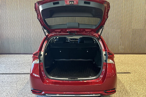 Toyota Auris 8 of 9