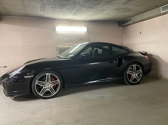 Porsche 911 Turbo 2 of 4