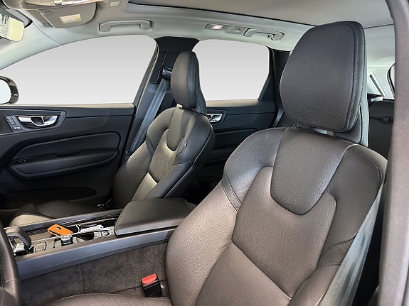 Volvo XC60 11 of 14