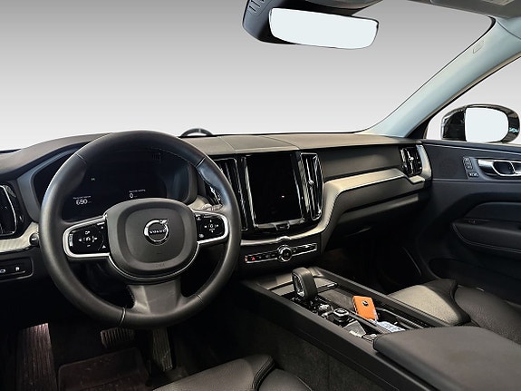 Volvo XC60 8 of 14