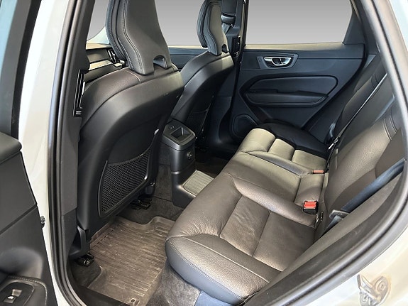 Volvo XC60 9 of 14