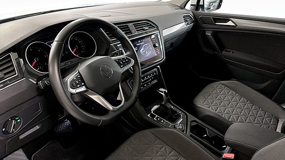 Volkswagen Tiguan 7 of 12