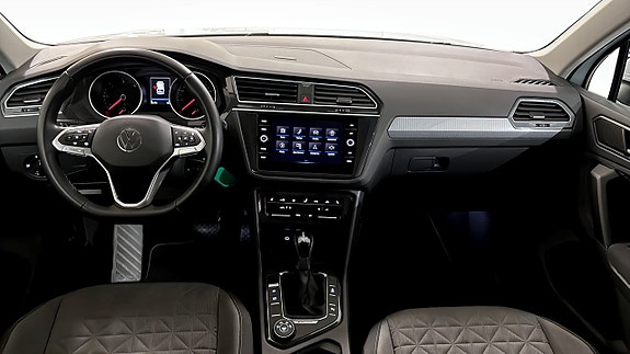 Volkswagen Tiguan 10 of 12