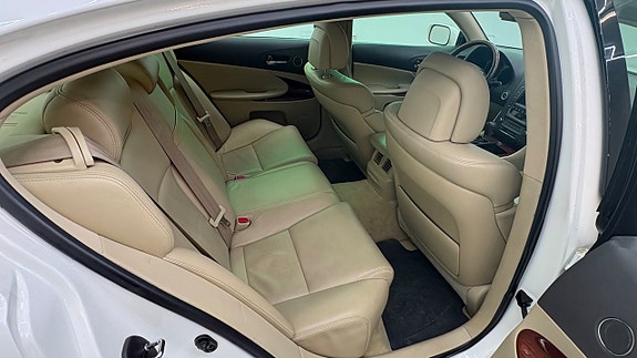 Lexus GS300h 16 of 16